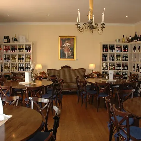 Landsitz Kapellenhoehe, Garni 3*