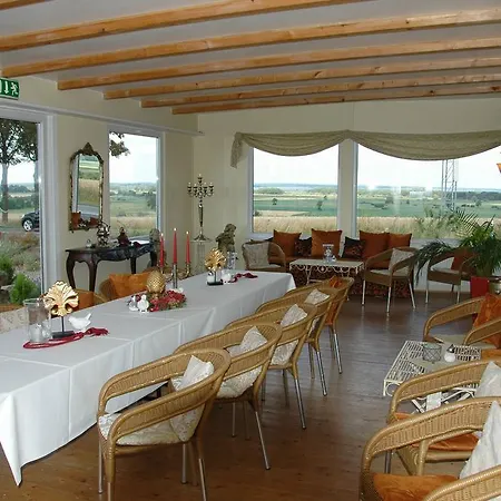 Landsitz Kapellenhoehe, Garni